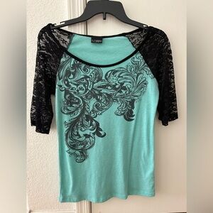 Daytrip Dark Mint Green Top with Black Lace Sleeves. Size Small.